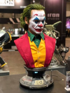 Busto del Joker de DC a Escala Real, Estatua de Resina Pintada a Mano con Sonrisa Sinistera, para Coleccionistas de Villanos - Product Image 6