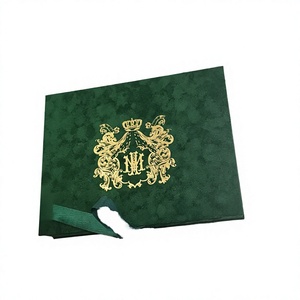 Caja de Invitación de Boda y Cumpleaños Elegante de Terciopelo Verde Oscuro con Foto Personalizada Vintage, Acrílico Transparente con Estampado Dorado, 5x7 Pulgadas, Lujosa y Moderna - Product Image 1