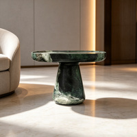 Table d'appoint en marbre vert foncé, forme champignon, plateau ovale arrondi, piétement conique évasé, veine blanche sauvage, table d'appoint de canapé