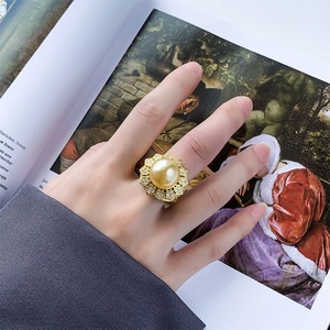 Bijoux de mode écologiques en cuivre plaqué or, anneaux floraux en perles dorées de 14 mm, bijoux pour femmes, cadeau féminin de qualité supérieure - Product Image 6