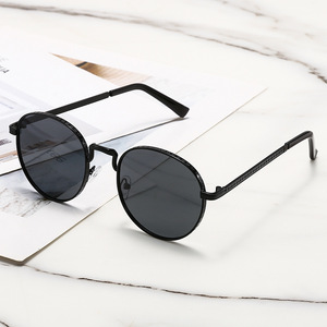 Retro <b>Round</b> Metal <b>Sunglasses</b> Gold <b>Frame</b> UV400 Protection Unisex Fashion Travel Outfits - Product Image 2