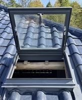 Fenêtre de toit plate pliante sur mesure en alliage d'aluminium à double vitrage isolant pour escalier