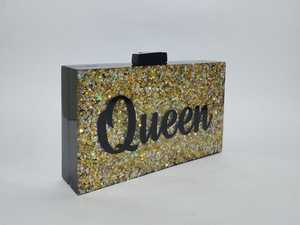 Bolso con nombre personalizado de acrílico para hombres y mujeres Idea de regalo única Monedero con nombre personalizable elegante y duradero - Product Image 3