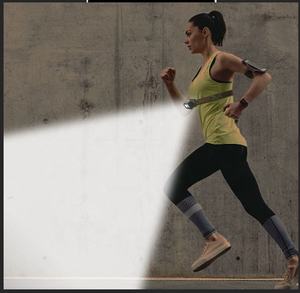 Lampe frontale LED rechargeable étanche IP54 5000K lumière du jour pour le camping et les activités de plein air - Product Image 1