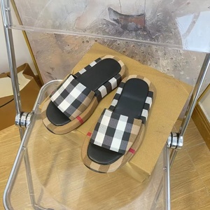 2026 Design Women's Casual Slippers with <b>Tops</b> Open Toe Flat Bottom Anti-Slip Retro Style Lightweight <b>Checkered</b> Pattern Slides - Product Image 4