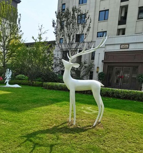 Espositore da giardino moderno da esterno in vetroresina scultura di cervo natale decorazione cortile casa statua animale renna - Product Image 2