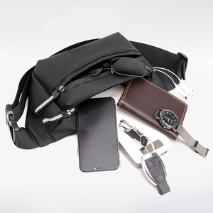 PU防水ウエストポーチ イヤホン穴付 軽量 スポーツ用 ランニングバッグ サイクリング フィットネス用 - Product Image 2