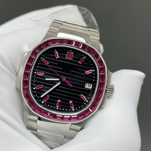 Montre pour homme Business Elite, lunette plaquée or, cristal rubis, style professionnel élégant. - Product Image 2