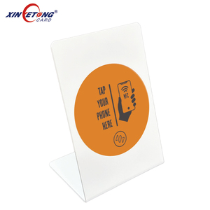 Molde <span class=keywords><strong>gratis</strong></span> 150*100MM NFC sin contacto <span class=keywords><strong>Google</strong></span> <span class=keywords><strong>Play</strong></span> Tarjeta <span class=keywords><strong>de</strong></span> regalo <span class=keywords><strong>Google</strong></span> Review Tap Display Stand - Product Image 2