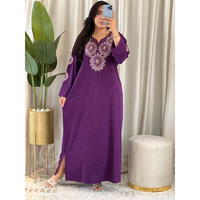 Lüks El Yapımı Etnik Desenli Kaftan Canlı Çiçek İşlemeli V Yaka Hafif Bol Kesim Premium Kumaş Tesettür