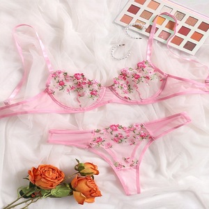 Conjunto de lencería de encaje transparente para mujer: bralette y tanga con sujetador abierto, body de malla transparente de poliéster, venta al por mayor de ropa íntima. - Product Image 2