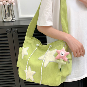 Borsa a Tracolla Estiva con Decorazione a Catena per <span class=keywords><strong>Donne</strong></span> <span class=keywords><strong>e</strong></span> Ragazze Adolescenti, Stile Grunge con Motivo a Stelle, Vendita all'Ingrosso - Product Image 6