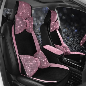 Coussin de siège arrière de voiture monobloc en flanelle rose orné de diamants, style déesse, célèbre sur internet, pour longs trajets, vente en gros - Product Image 2