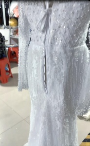 Vestido de Novia Sirena de Manga Larga con Cuello Alto y Efecto Ilusión, Bordado a Mano, de Satén Ajustado, Ideal para Curvas, Colección 2026 - Product Image 4