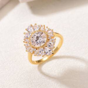 แหวนเงินแท้ S925 สไตล์เรโทรทรงกลมประดับเพชรโมอิสซาไนต์ชุบไฟฟ้า ดีไซน์ดอกไม้ใหญ่ หรูหรา สไตล์อ่อนโยนสำหรับผู้หญิง - Product Image 1