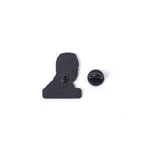 Broche de esmalte con diseño de camiseta 'I Am Too Old for This', estilo película de <span class=keywords><strong>comedia</strong></span>, crimen y acción, de detectives, insignia de solapa, regalo de joyería para amigos - Product Image 5