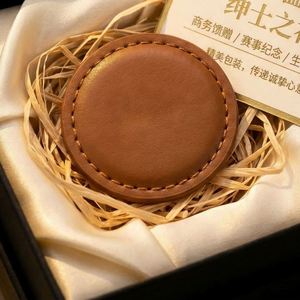 อุปกรณ์กอล์ฟแบบพกพา พรีเมียม หนัง PU ลายนูนแม่เหล็ก สำหรับมาร์กเกอร์ ของขวัญต้อนรับส่วนตัว  แบบกำหนดเองได้ - Product Image 4