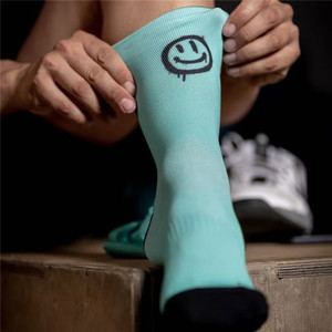 Haute Qualité Élastique Conception Personnalisée Logo <span class=keywords><strong>Compression</strong></span> <span class=keywords><strong>Trail</strong></span> Running Chaussettes Aero Cyclisme Chaussettes Professionnel Sports Player Chaussettes Hommes - Product Image 5