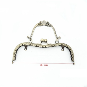 20.5cmエンボス加工<span class=keywords><strong>M</strong></span>字型プラムブロッサムブレスレット口ゴールドメタルハンドル女性ハンドバッグ財布フレームシルバーガンブラックアンティーク - Product Image 3