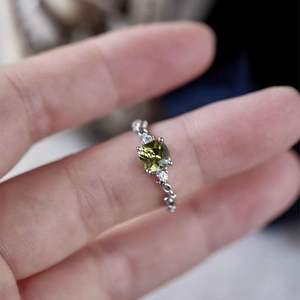 Bague en alliage Forêt Mystique, inspirée de l'art français, avec zircon vert olive exquis et délicat, pour empilage, pour l'index, mariage, fiançailles, en argent 925 - Product Image 4