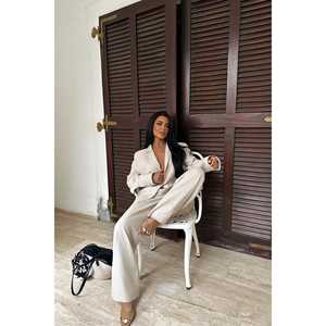 Conjunto de Traje para Mujer Senorika en Color Crema - Product Image 3