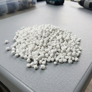 Granulés de Masterbatch PE Blanc de Qualité Stable pour Soufflage de Films à Haute Vitesse, Haute Concentration, Haute Qualité - Product Image 1