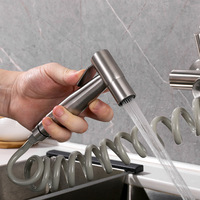 Robinet mélangeur mural en acier inoxydable 304 à double trou pour eau chaude et froide, idéal pour hôtels, balcons, buanderies et cuisines - Vente en gros