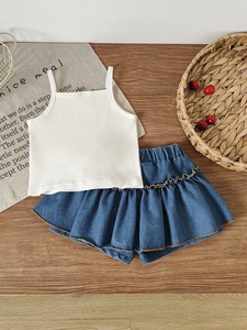 Completo estivo da bambina in 2 pezzi, top a costine e gonna in denim con volant, set di abbigliamento casual - Product Image 3