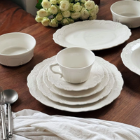 Ensemble tasse et assiette en céramique vintage de style baroque européen et élégant, assiettes à dîner blanches en dentelle gaufrée, ensemble d'assiettes de mariage