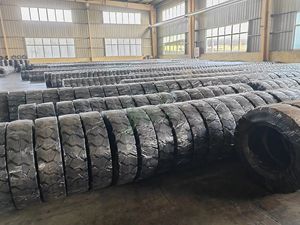 ठोस रबर फोर्क लिफ्ट ट्रक टायर फोर्कलिफ्ट और फोर्कलिफ्ट लगाव टिकाऊ फोर्कलिफ्ट टायर 300-15/8.00 300-15 28*9-15 28*9-15 28*9-15 28*9-15 - Product Image 2