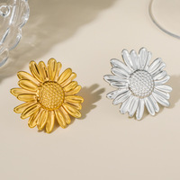 Modischer Personalisierter Retro-Ring mit Breitem Band und Überdimensioniertem Herz-Blumen-Design, 18K Vergoldet, Edelstahl-Einlage, Alltagsring für Damen