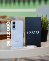 Smartphone iQ OO Z11 version globale, écran AMOLED 6,83'' 144 Hz, processeur Snapdragon 7s Gen 4, batterie 9020 mAh, charge rapide 90 W, eSIM.