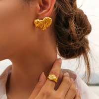 Multi-Style Waterproof Charm Love Jewelry Boucles d'oreilles en acier inoxydable plaqué or 18 carats avec texture de grand cœur et émail pour femmes
