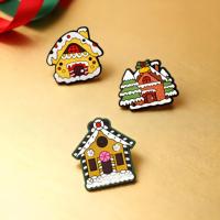 Pas de quantité minimale de commande en gros en vrac émail broche noël populaire Badges classique Anime épinglettes métal colorant noir pins