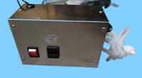 Machine de remplissage liquide de contrôle de pédale de petit modèle de table pour le plastique électrique de boisson de thé de lait de jus de fruits pour la nourriture