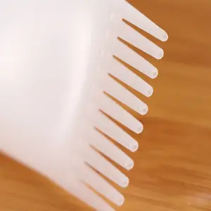 Großhandel leer 6 oz Haaröl Dispens ing Salon Färbung Farbstoff Kamm Applikator Squeeze Plastik flasche mit Messung