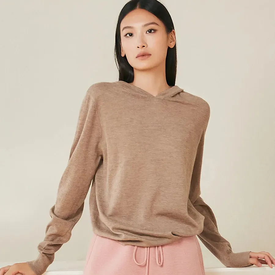 Produsen OEM wol rajutan kasmir hoodie wanita pullover solid rajutan sweater bertudung longgar