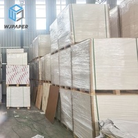 Papier de carton blanc d'usine chinoise C2s les deux côté enduit 200gsm 230gsm 250gsm 300gsm 350gsm papier de conseil