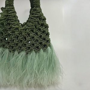 Borsa Clutch Unisex di Lusso con Strass e Piume, Intrecciata a Mano, a Forma di Raviolo con Chiusura Aperta, Ideale per Feste e Balli - Product Image 4