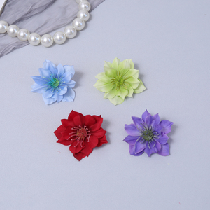 Kit de Matériaux Artisanaux Modernes et Écologiques DIY pour Mur Floral de Mariage : Fleurs de Lys en Soie Fraîches, Simples et Multi-Couches - Product Image 3