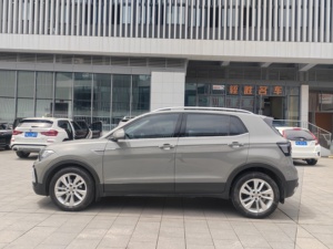 รถยนต์มือสอง Volkswagen T-Cross ปี <span class=keywords><strong>2019</strong></span> รุ่น 280TSI DSG Comfort SUV, เครื่องยนต์ 1.4T 150 แรงม้า เทอร์โบ ขับเคลื่อนล้อหน้า คอมแพค ออเรนจ์ ครอสโอเวอร์ ดูแลรักษาอย่างดี พร้อมส่ง - Product Image 3