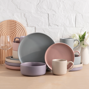 ชุดอาหารเย็นเซรามิกสีโมรันดีแบบปรับแต่งได้ พร้อมจาน ชาม และแก้วสโตนแวร์ทำมือ สำหรับขายส่ง - Product Image 3