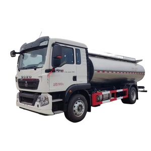 Camión de <span class=keywords><strong>leche</strong></span> HOWO 4*2 Buque Camión de recolección de <span class=keywords><strong>leche</strong></span> a granel Camión cisterna de acero inoxidable con aislamiento de 600 galones Camiones de transporte de <span class=keywords><strong>leche</strong></span> fresca - Product Image 1