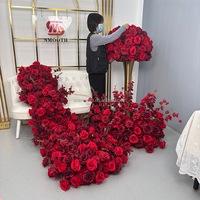 LISSE Haute Qualité Artificielle Rose Rouge Fleur Coureur De Mariage Arrangement De Fleurs Rouges Ensemble De Fleurs Rouges
