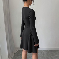 Nouvelle Robe Courte Femme Col Carré Ceinturée Manches Évasées Coupe Slim Ligne A Automne 2026