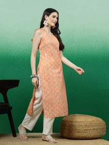 Kurta Rama Kurtis au design attrayant pour femme, classique, pour le bureau ou les occasions décontractées, en coton pur imprimé, couleur pêche, coupe droite. - Product Image 4