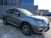 Подержанный Mitsubishi Outlander 2016 2.4L 4WD Elite, 5-местный, бензиновый внедорожник с левым рулем