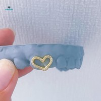 Grillz sur mesure en argent 925 avec moissanite taille Cœur et Flèches, entièrement pavé, services de personnalisation pour bijoux fins