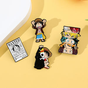 Broche One Piece Luffy <span class=keywords><strong>Pirates</strong></span> des Caraïbes, badge en métal de dessin animé, personnage japonais gravé, alliage, goutte d'huile, artisanat en métal - Product Image 4