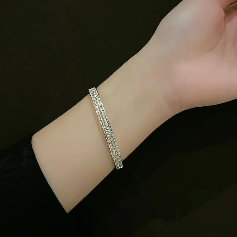 Moda popolare in acciaio inox oro rosa bracciale personalizzato tre righe zircone intarsiato braccialetto per le donne